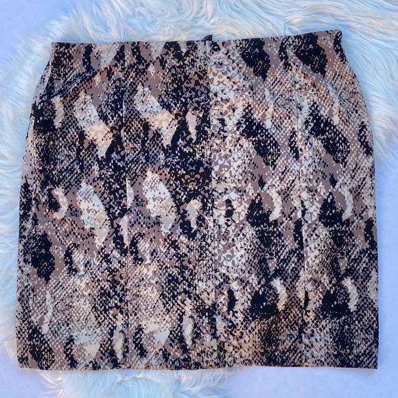 Alfani petite snake print skirt with zippers - Picture 3 of 8